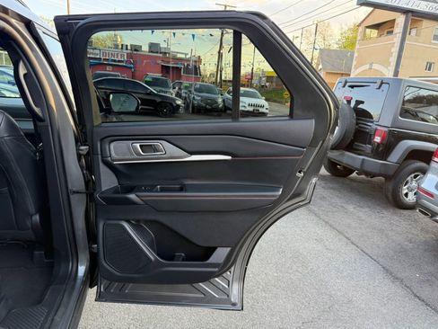 Used 2025 Ford Explorer ST-Line w/ ST-Line Street Pack image 49