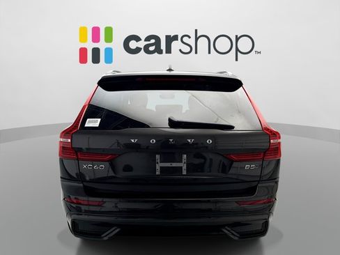 Used 2024 Volvo XC60 B5 Plus AWD/4WD image 4