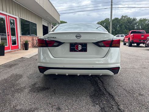 Used 2023 Nissan Altima 2.5 S FWD image 8