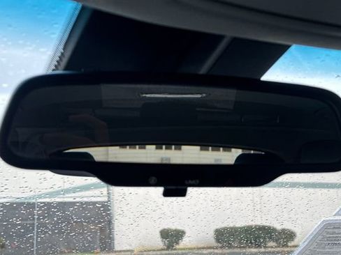 Used 2022 Kia Niro EX Premium image 24