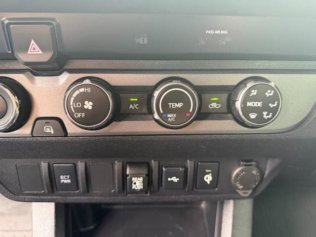 Used 2020 Toyota Tacoma TRD Off-Road AWD/4WD image 18