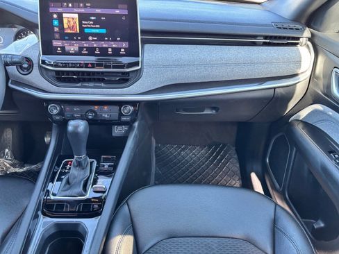 Used 2023 Jeep Compass Latitude image 17