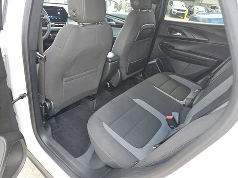 Used 2025 Chevrolet TrailBlazer LT AWD/4WD image 28