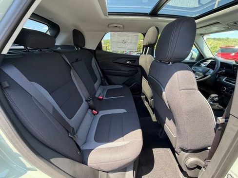 New 2026 Chevrolet TrailBlazer LT w/ Convenience Package AWD/4WD image 36