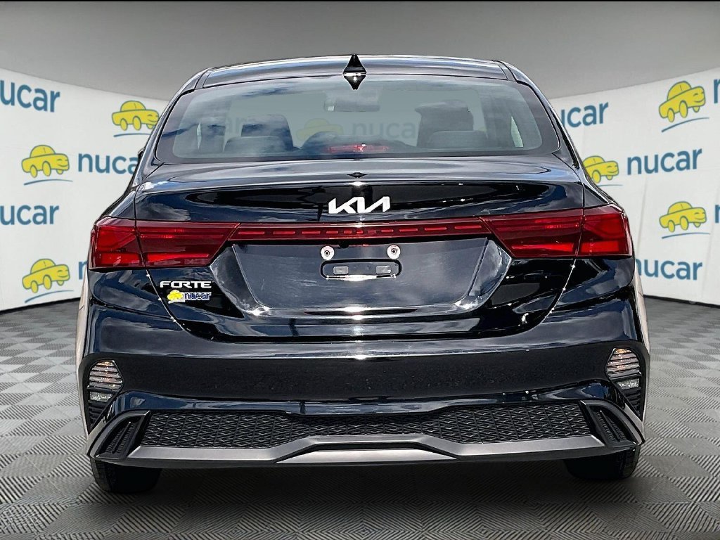Certified 2024 Kia Forte LXS FWD image 5