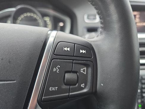 Used 2018 Volvo S60 T5 Dynamic w/ Vision Package image 17