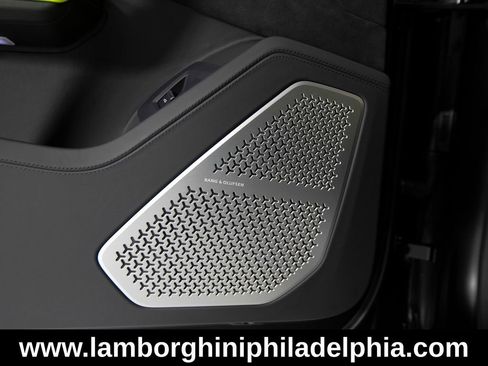Used 2022 Lamborghini Urus AWD/4WD image 15