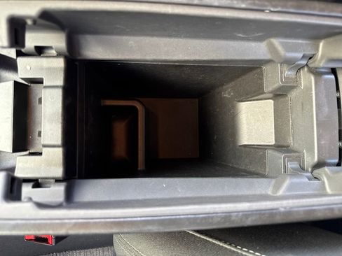 Used 2022 Nissan Rogue SV image 24