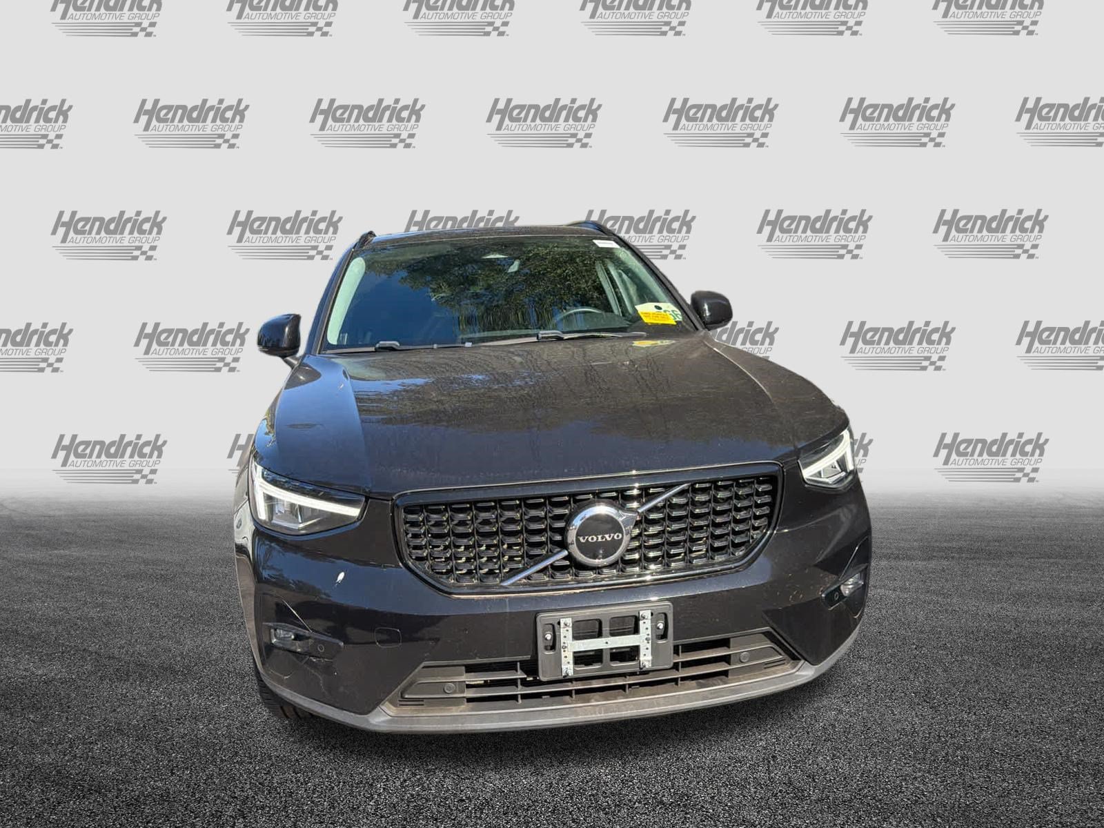 Used 2023 Volvo XC40 B5 Plus w/ Climate Package AWD/4WD image 5