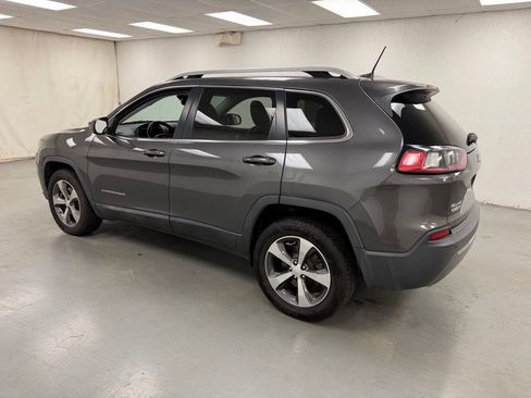 Used 2019 Jeep Cherokee Limited AWD/4WD image 3