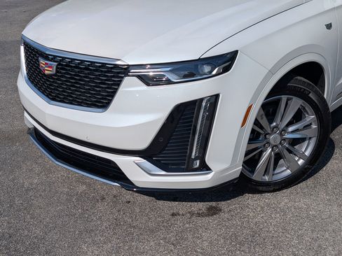 Used 2025 Cadillac XT6 Premium Luxury image 11