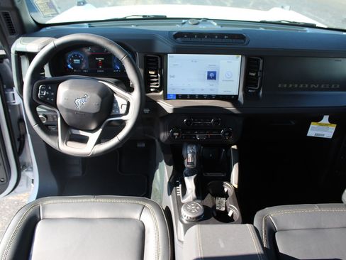 New 2025 Ford Bronco Badlands AWD/4WD image 18