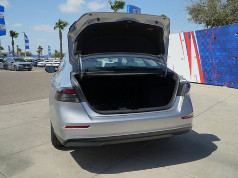 Used 2026 Honda Accord SE image 12