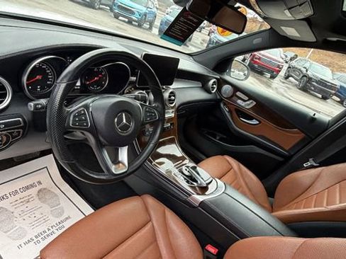 Used 2019 Mercedes-Benz GLC 350e 4MATIC image 14