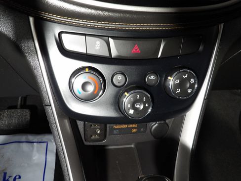 Used 2019 Chevrolet Trax LS FWD image 13