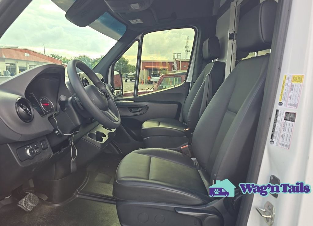 Used 2024 Mercedes-Benz Sprinter 2500 w/ Acoustic Package image 7