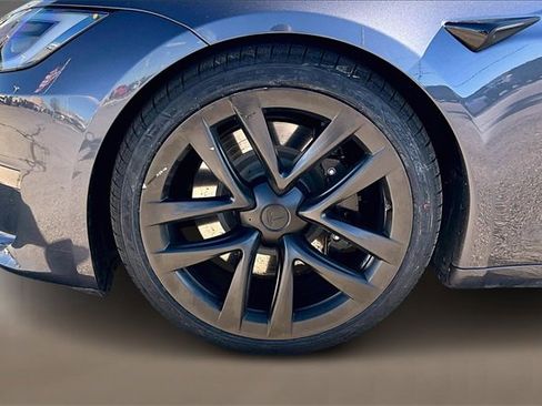 Used 2022 Tesla Model S Plaid image 6