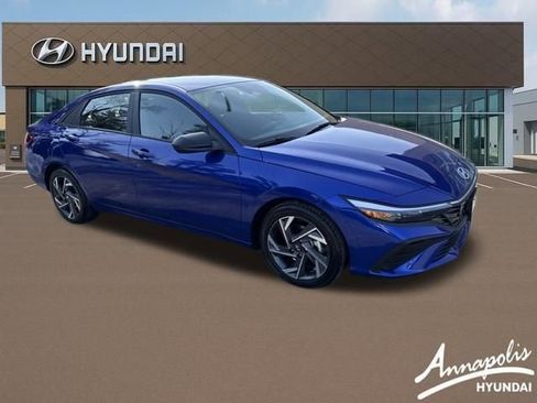 Used 2025 Hyundai Elantra Sport image 7