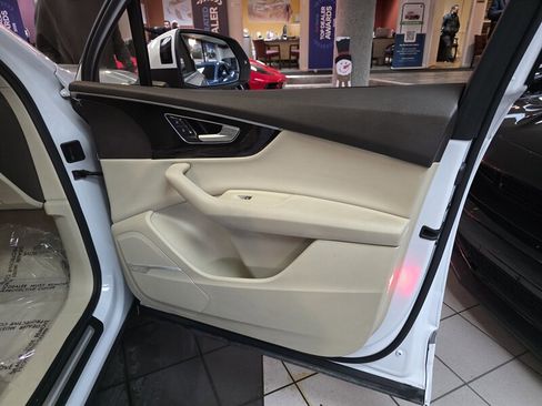 Used 2017 Audi Q7 3.0T Premium Plus w/ Premium Plus Package image 14