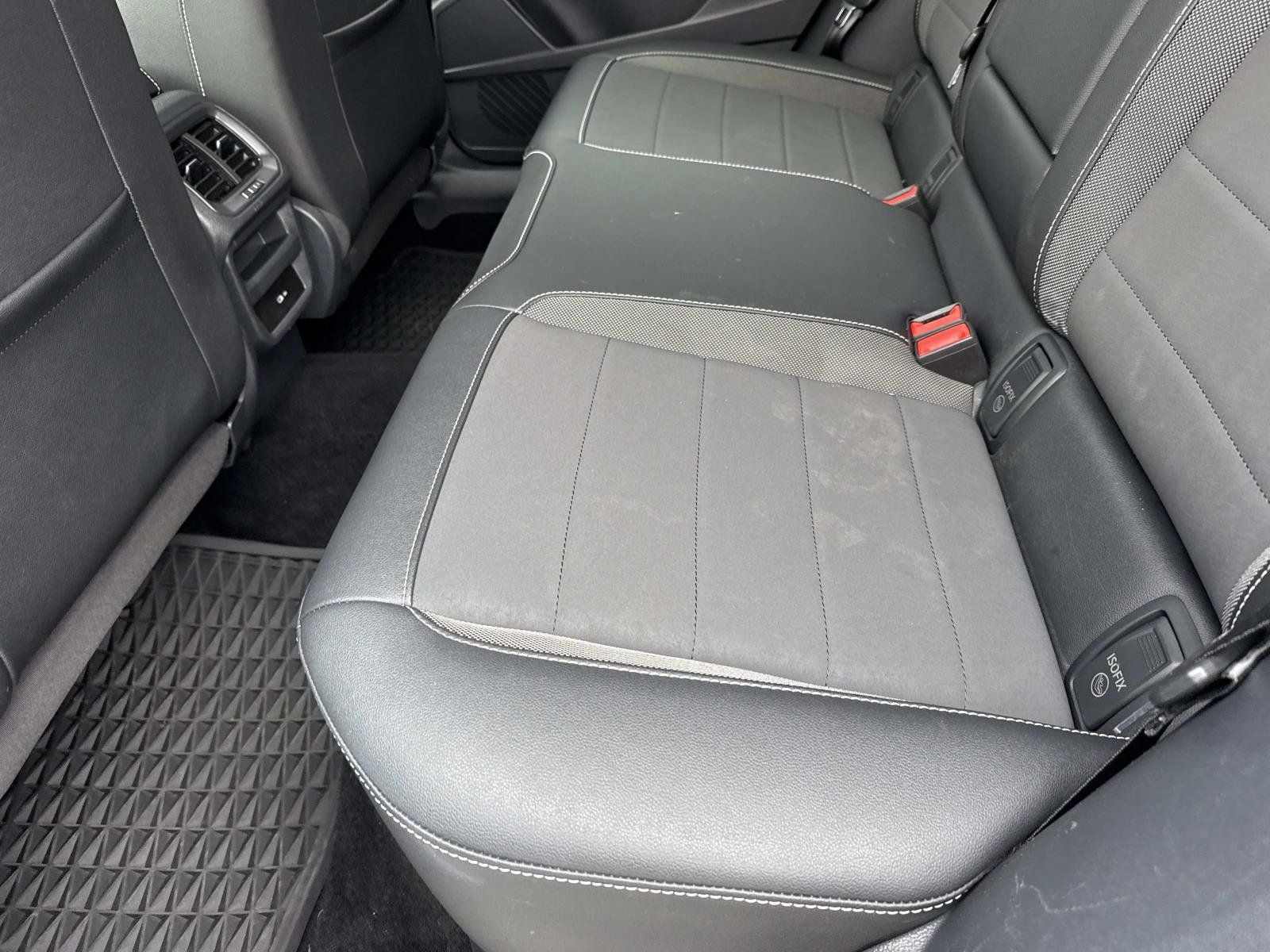 Used 2022 Volkswagen Taos SE w/ Panoramic Sunroof Package FWD image 14