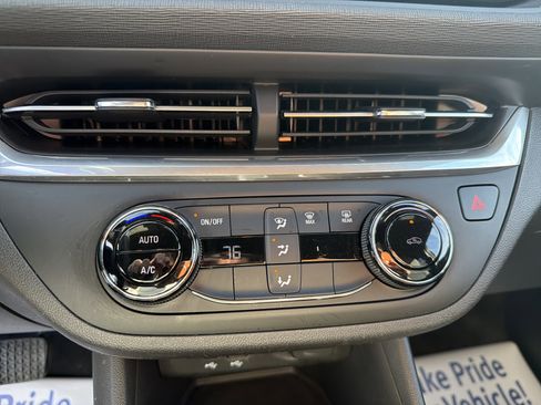 Used 2024 Buick Envista Preferred image 16