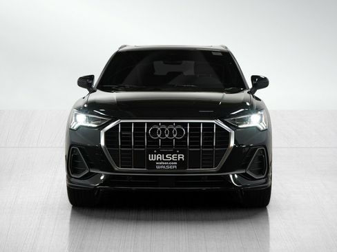 Used 2025 Audi Q3 2.0T Premium image 9