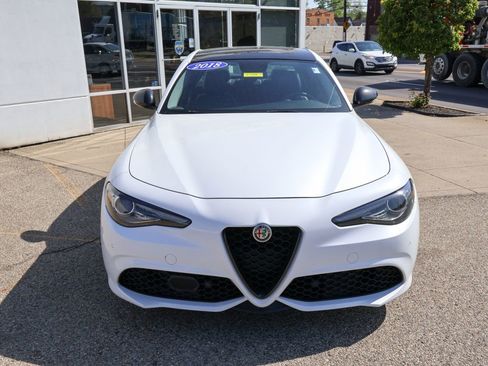 Used 2018 Alfa Romeo Giulia Ti Sport w/ Quick Order Package 22S Sport AWD/4WD image 8
