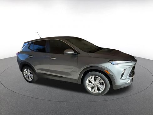 Used 2025 Buick Encore GX Preferred image 2