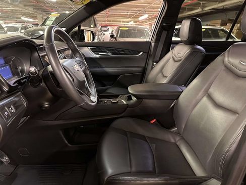 Used 2024 Cadillac XT6 Premium Luxury AWD/4WD image 17