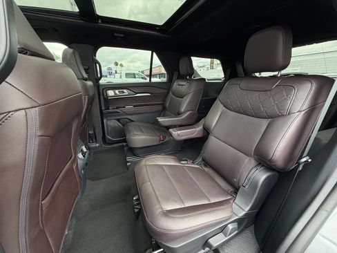 Used 2025 Ford Explorer Platinum w/ LUX Leather Package AWD/4WD image 23