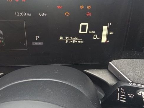 Used 2025 Nissan Kicks SV image 12