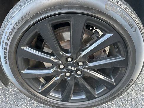 Used 2023 Lincoln Nautilus Reserve w/ Monochromatic Package image 6