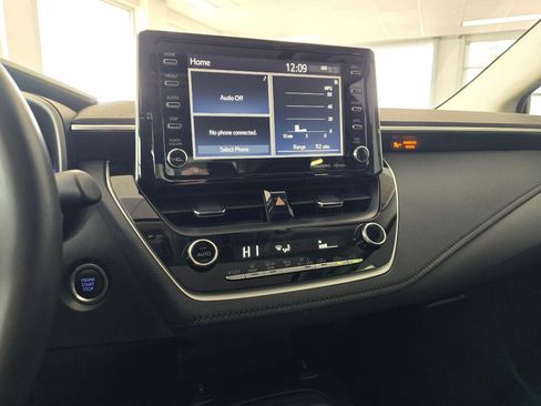Used 2020 Toyota Corolla XLE w/ Carpet Mat Package (TMS) image 28