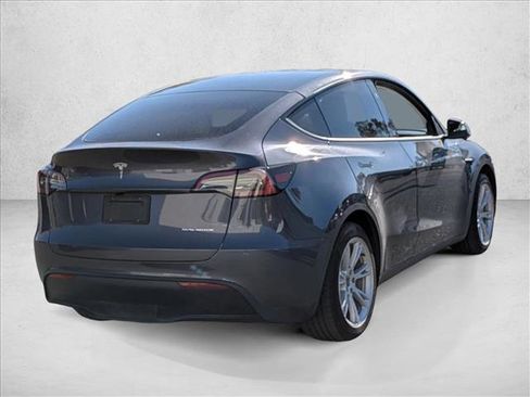 Used 2023 Tesla Model Y Long Range image 5