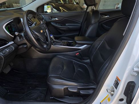 Used 2018 Chevrolet Volt LT w/ Comfort Package FWD image 17