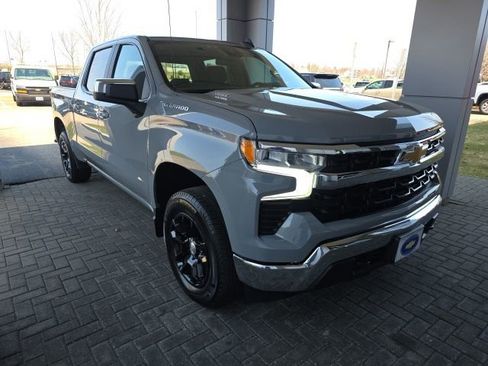 Used 2024 Chevrolet Silverado 1500 LT image 6