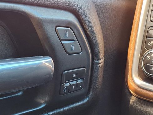 Used 2019 Chevrolet Silverado 1500 High Country w/ Technology Package image 39