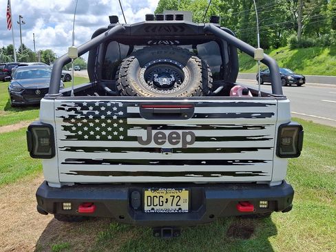 Used 2020 Jeep Gladiator Rubicon w/ Cold Weather Group image 5