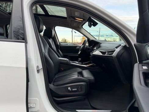 Used 2020 BMW X7 xDrive40i w/ Parking Assistance Package image 11