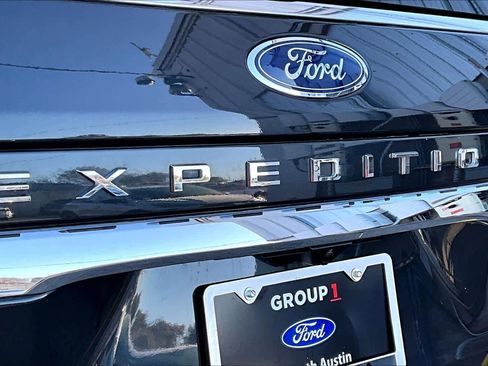 Used 2023 Ford Expedition Max Limited image 9