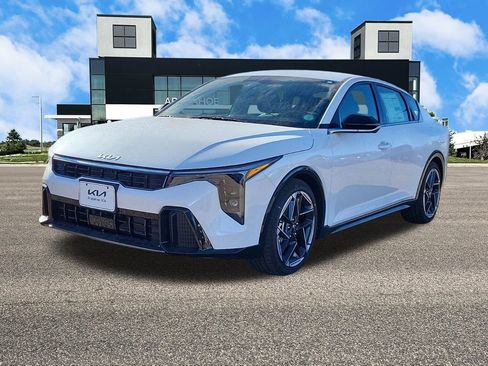 New 2025 Kia K4 GT-Line image 9