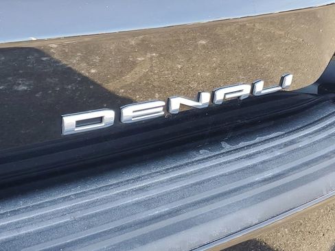 Used 2023 GMC Yukon Denali image 39