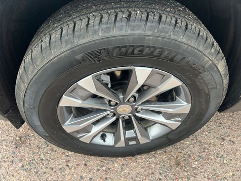 Used 2025 Chevrolet Equinox LT AWD/4WD image 30