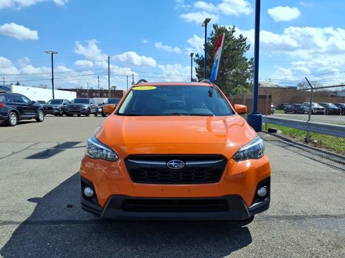 Used 2020 Subaru Crosstrek 2.0i Premium w/ Moonroof Package 2 image 2