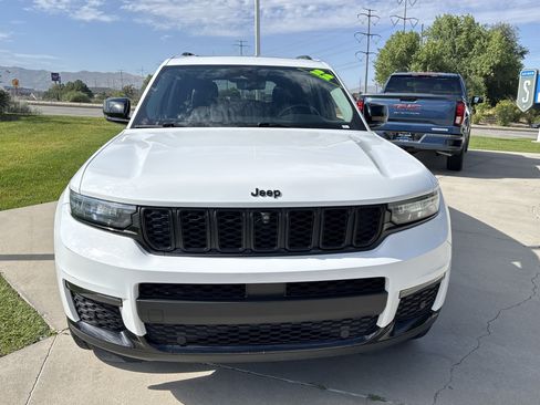 Used 2022 Jeep Grand Cherokee L Limited w/ Luxury Tech Group II AWD/4WD image 8