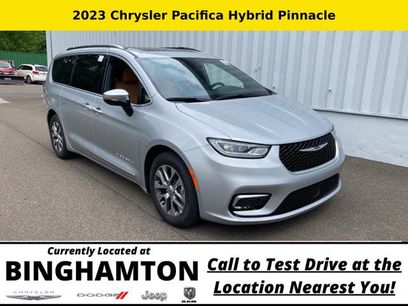 New 2023 Chrysler Pacifica Pinnacle