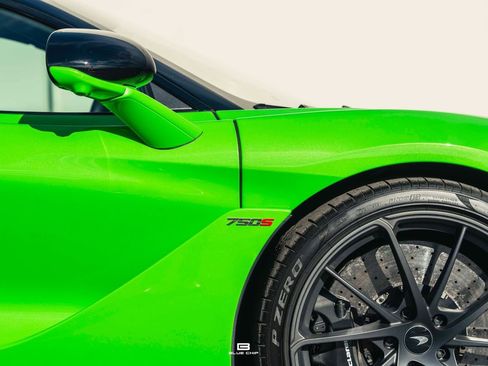 Used 2025 McLaren 750S Spider image 10