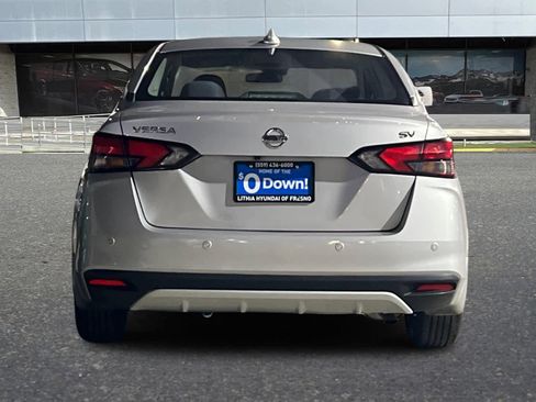 Used 2021 Nissan Versa SV image 7