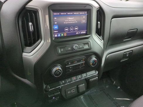 Used 2022 Chevrolet Silverado 2500 Custom w/ Custom Value Package AWD/4WD image 11