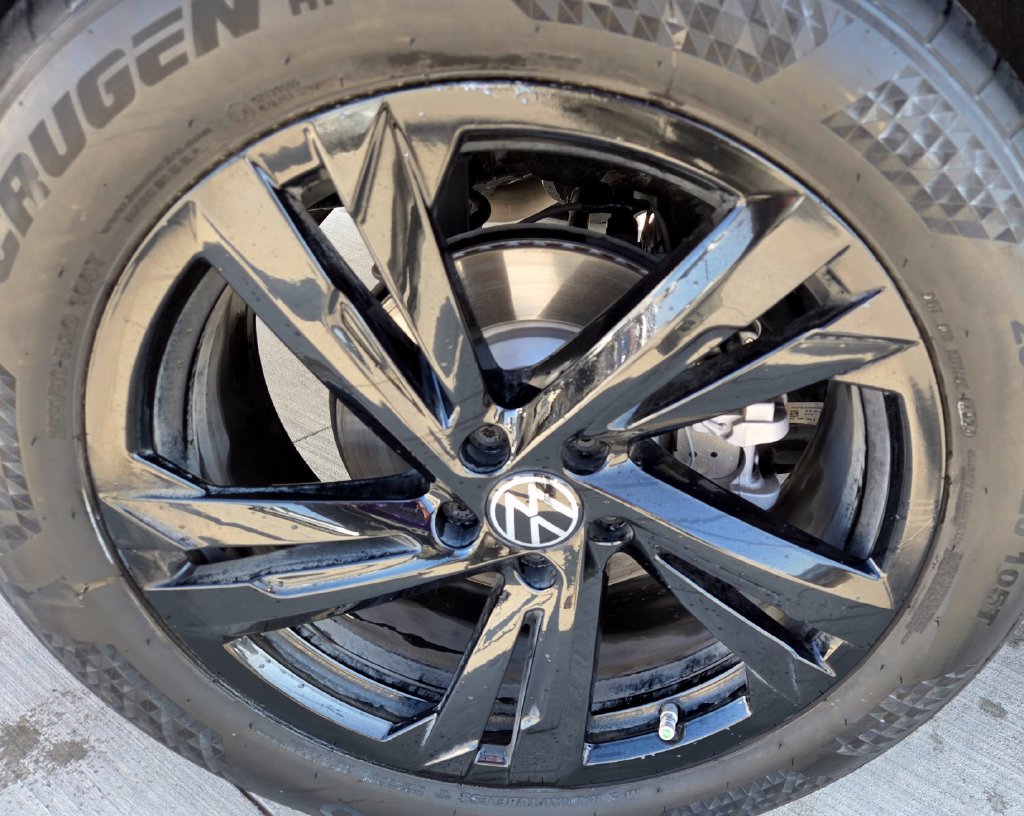 Used 2024 Volkswagen Atlas Cross Sport SEL R-Line AWD/4WD image 10